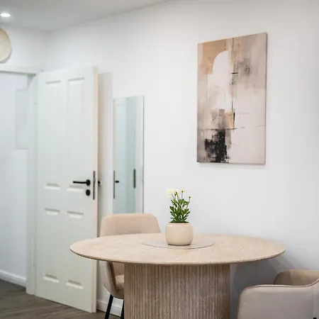 Апартаменти Altstadtperle - Tv, 4 Gaeste, Waschmaschine, Innenstadt